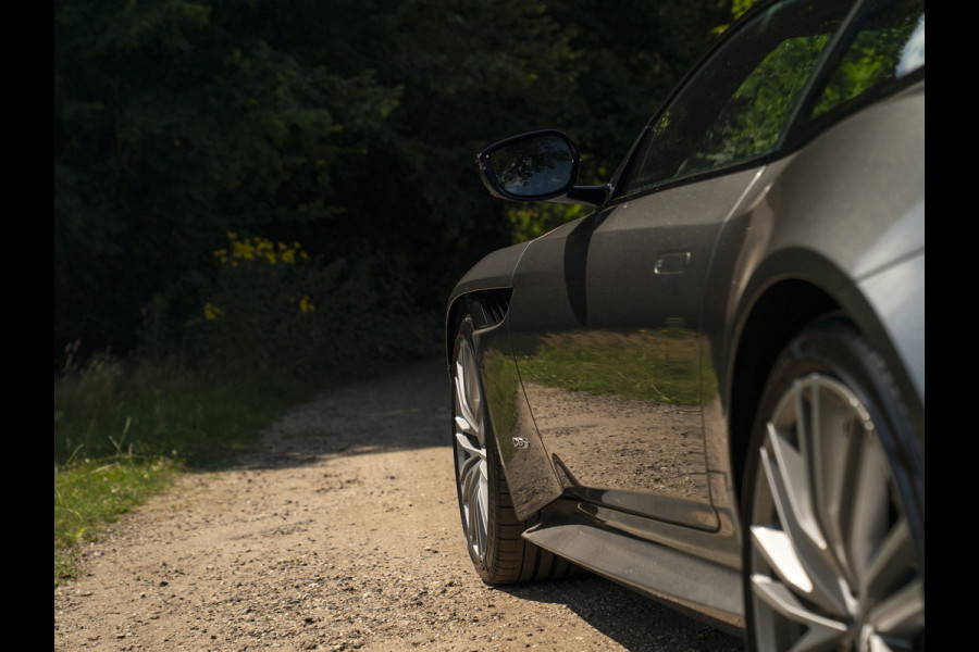 Aston Martin DBS 5.2 V12 Superleggera | NL auto | Carbon pack
