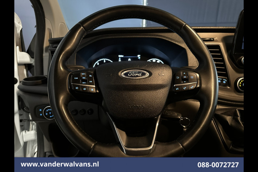 Ford Transit Custom 2.0 TDCI 130pk L2H1 Euro6 Airco | Camera | LED | Apple Carplay | Cruisecontrol | 2800kg Trekhaak Cruisecontrol, Stoelverwarming, Verwarmde voorruit, Parkeersensoren, Bijrijdersbank
