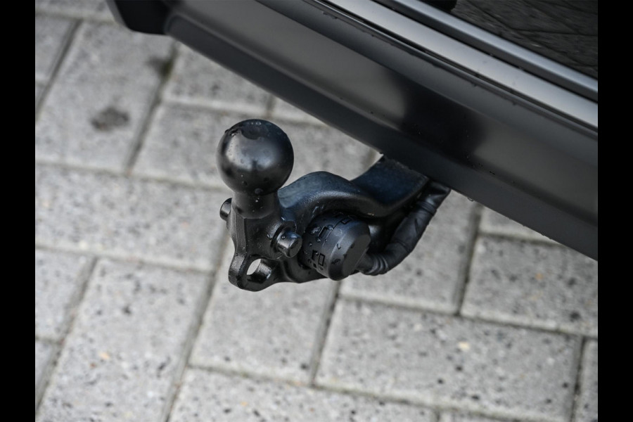 Audi A6 Avant 2.0 e-hybrid quattro S edition Competition | Panoramadak | B&O | Stoelventilatie en Massage | 360 Camera | Luchtvering | Ambiance Interieur | Achterasbesturing | Carbon Inleg | Head-Up | S-Seats | Passagiers Display |