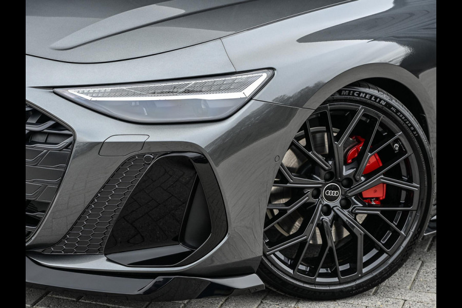 Audi A6 Avant 2.0 e-hybrid quattro S edition Competition | Panoramadak | B&O | Stoelventilatie en Massage | 360 Camera | Luchtvering | Ambiance Interieur | Achterasbesturing | Carbon Inleg | Head-Up | S-Seats | Passagiers Display |