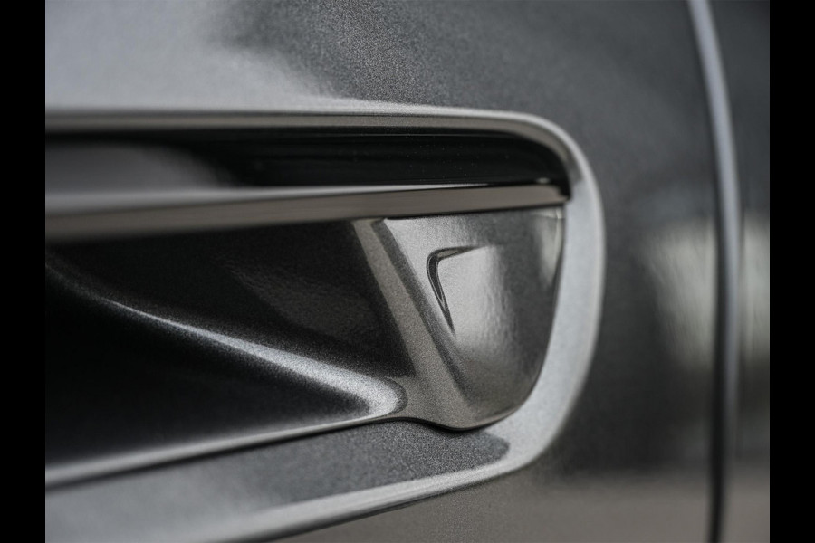 Audi A6 Avant 2.0 e-hybrid quattro S edition Competition | Panoramadak | B&O | Stoelventilatie en Massage | 360 Camera | Luchtvering | Ambiance Interieur | Achterasbesturing | Carbon Inleg | Head-Up | S-Seats | Passagiers Display |