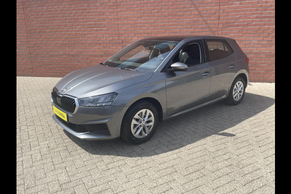 Škoda Fabia 1.0 TSI Automaat Ambition Skoda Fabia 1.0 TSI Ambition Panoramadak Navigatie Carplay PDC Camera Adaptive Cruise Control Stoelverwarming Full LED Climatronic
