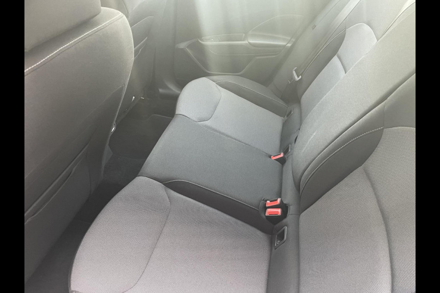 Škoda Fabia 1.0 TSI Automaat Ambition Skoda Fabia 1.0 TSI Ambition Panoramadak Navigatie Carplay PDC Camera Adaptive Cruise Control Stoelverwarming Full LED Climatronic