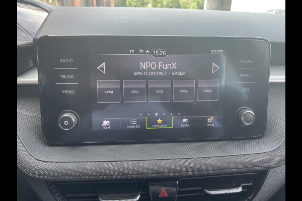 Škoda Fabia 1.0 TSI Automaat Ambition Skoda Fabia 1.0 TSI Ambition Panoramadak Navigatie Carplay PDC Camera Adaptive Cruise Control Stoelverwarming Full LED Climatronic
