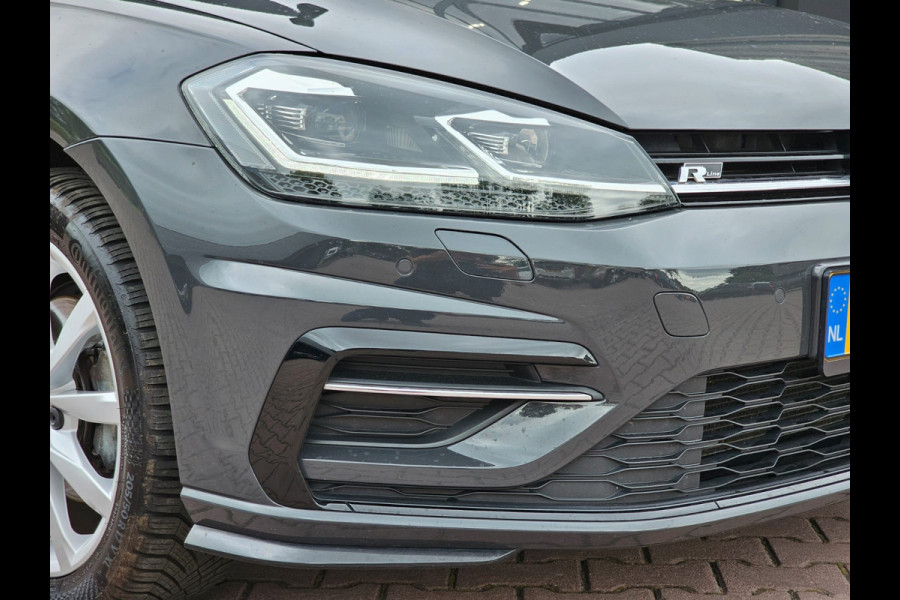 Volkswagen Golf 1.5 TSI Highline Business R | Automaat | LED | Trekhaak | Navi | Stoelverwarming | All-seasons | PDC |