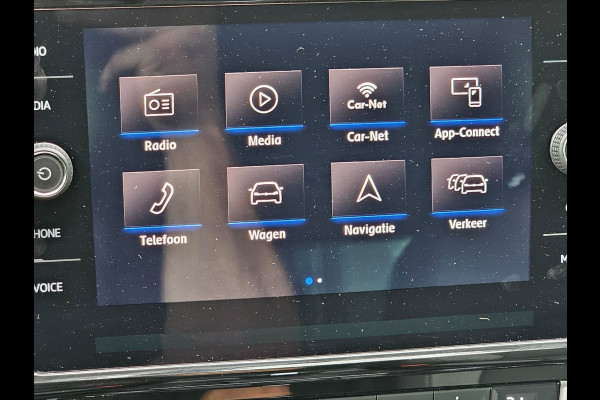 Volkswagen Golf 1.5 TSI Highline Business R | Automaat | LED | Trekhaak | Navi | Stoelverwarming | All-seasons | PDC |