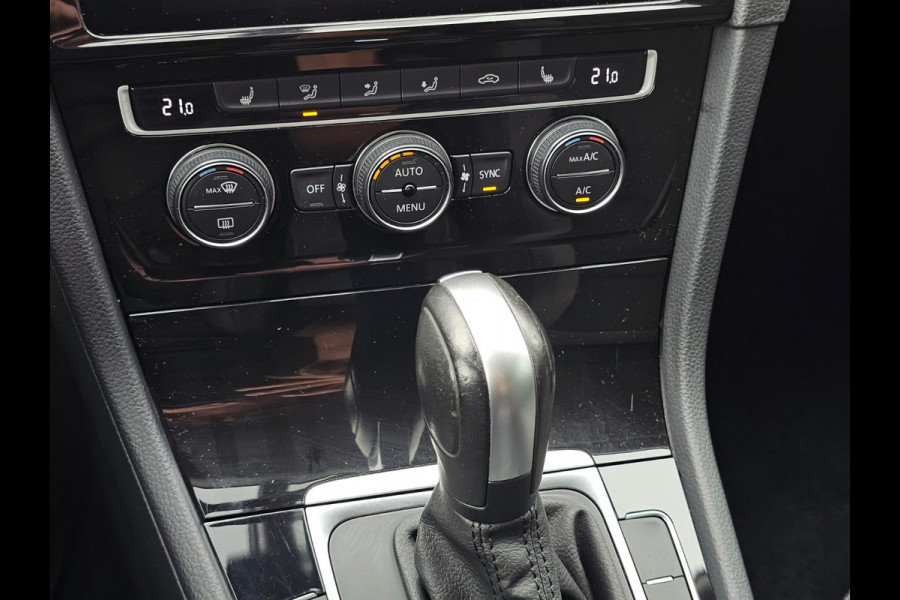 Volkswagen Golf 1.5 TSI Highline Business R | Automaat | LED | Trekhaak | Navi | Stoelverwarming | All-seasons | PDC |