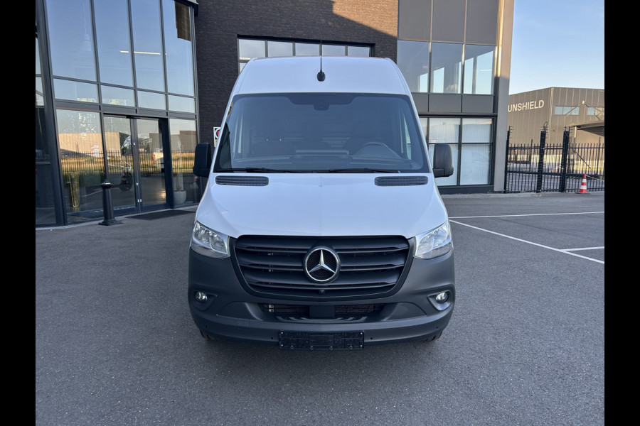 Mercedes-Benz Sprinter 317 CDI L2 H2 MBUX / 360 Camera / Parkeersensoren / Navigatie / Cruise control / Airco / 270 Graden achterdeuren
