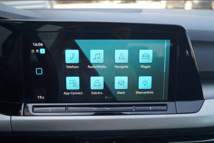 Volkswagen Golf Variant 1.0 TSI 110pk Life -NAVI-ECC-TREKHAAK-CAM-PDC-