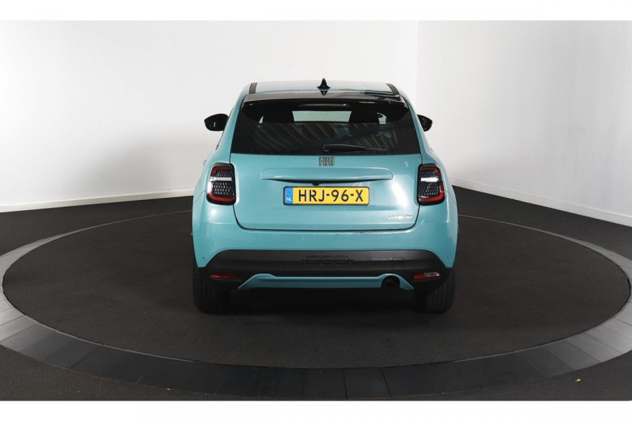 Fiat 600 1.2 Hybrid Urban FULL OPTIONS!!