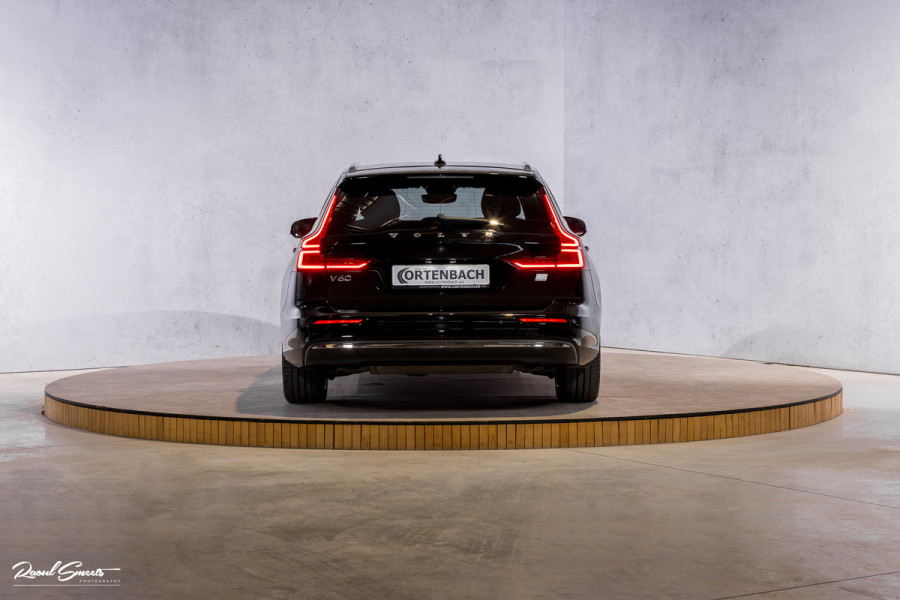 Volvo V60 2.0 T6 Plug-in hybrid AWD Core Bright Long Range | Adaptieve cruise | Blis | Memory | Leder |