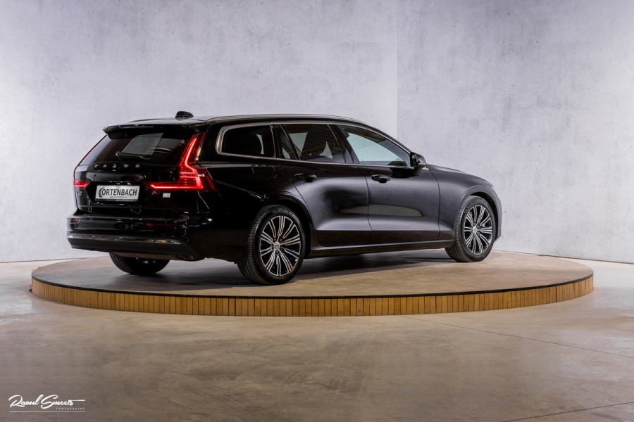 Volvo V60 2.0 T6 Plug-in hybrid AWD Core Bright Long Range | Adaptieve cruise | Blis | Memory | Leder |