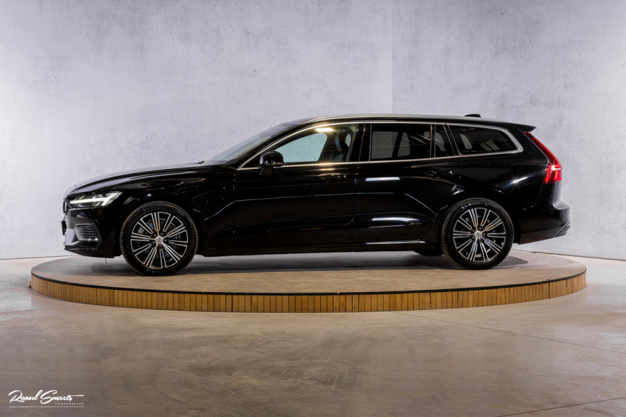 Volvo V60 2.0 T6 Plug-in hybrid AWD Core Bright Long Range | Adaptieve cruise | Blis | Memory | Leder |