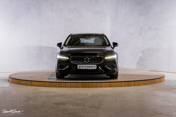 Volvo V60 2.0 T6 Plug-in hybrid AWD Core Bright Long Range | Adaptieve cruise | Blis | Memory | Leder |