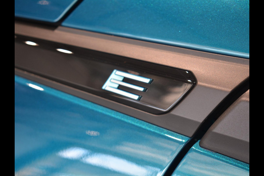 Peugeot e-2008 EV Style Avantage 54 kWh | Navigatie | Camera | Parkeersensoren