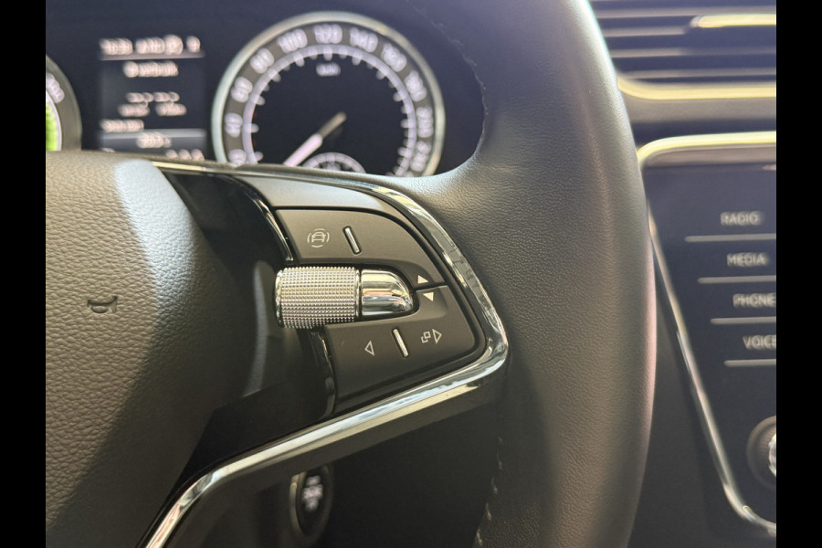 Škoda Superb Combi 1.4 TSI iV Business Edition Plus | Panoramadak | Crystal Light | Apple Carplay