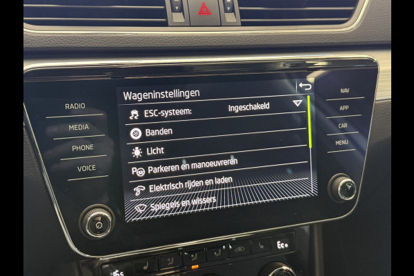 Škoda Superb Combi 1.4 TSI iV Business Edition Plus | Panoramadak | Crystal Light | Apple Carplay