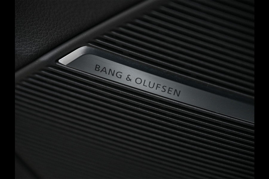 Audi Q8 55 TFSI e quattro Pro Line S | Panoramadak | 360 Camera | B&O | Soft Close | Memory Seats | Luchtvering | Stoelventilatie + Massage | Ambiance Interieur | Stuurverwarming |