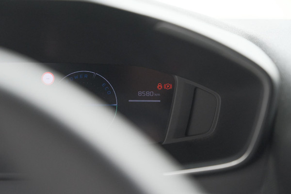 Peugeot e-2008 EV Allure Avantage 54 kWh | 11 KW Lader | Apple Carplay | Parkeersensoren