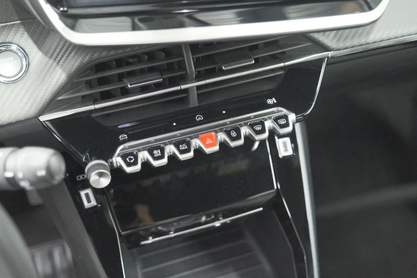 Peugeot e-2008 EV Allure Avantage 54 kWh | 11 KW Lader | Apple Carplay | Parkeersensoren