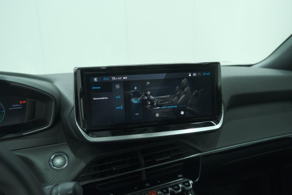 Peugeot e-2008 EV Allure Avantage 54 kWh | 11 KW Lader | Apple Carplay | Parkeersensoren