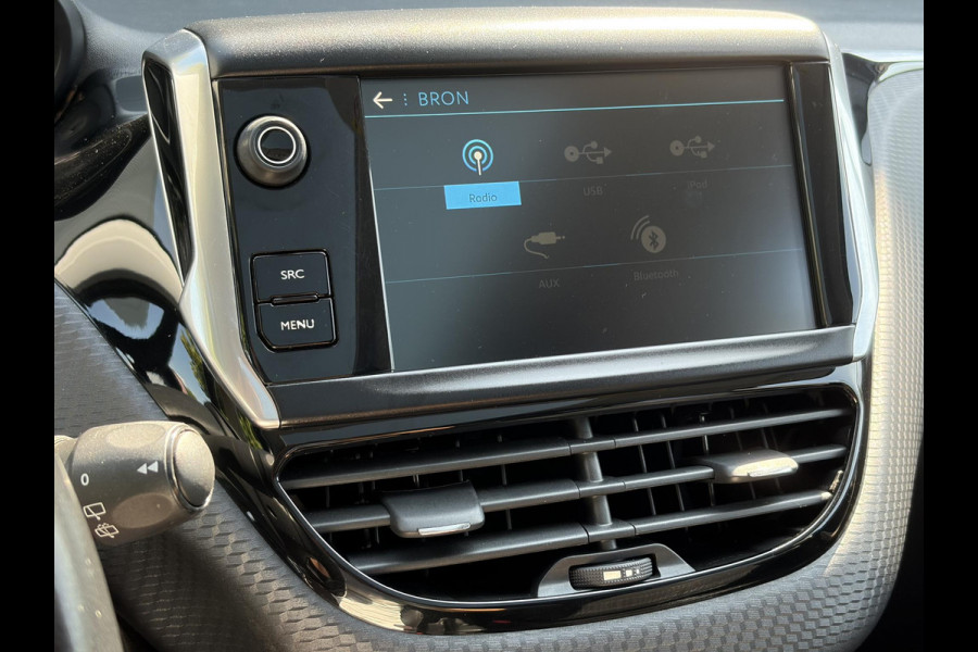 Peugeot 2008 1.2 PureTech Allure Dealer Onderhouden,D-riem vv in 2024,Pano,Trekhaak,Camera,110pk,Carplay,2e Eigenaar,Navi,Clima,Cruise,Pdc V+A,Lm velgen,Recent beurt gehad,N.A.P,Apk tot 02-2027