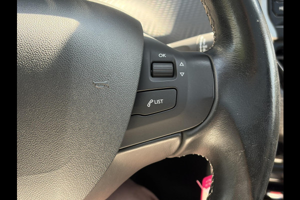 Peugeot 2008 1.2 PureTech Allure Dealer Onderhouden,D-riem vv in 2024,Pano,Trekhaak,Camera,110pk,Carplay,2e Eigenaar,Navi,Clima,Cruise,Pdc V+A,Lm velgen,Recent beurt gehad,N.A.P,Apk tot 02-2027