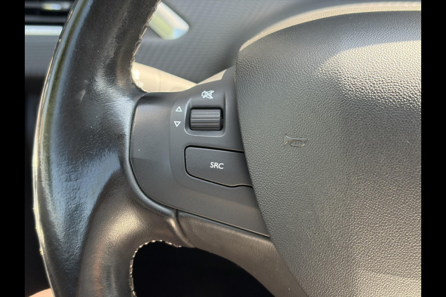 Peugeot 2008 1.2 PureTech Allure Dealer Onderhouden,D-riem vv in 2024,Pano,Trekhaak,Camera,110pk,Carplay,2e Eigenaar,Navi,Clima,Cruise,Pdc V+A,Lm velgen,Recent beurt gehad,N.A.P,Apk tot 02-2027