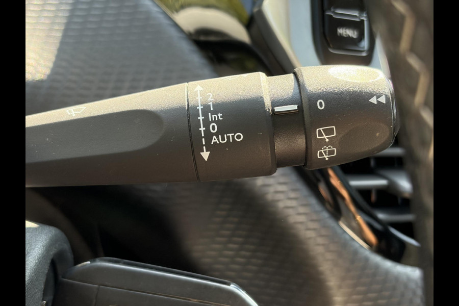 Peugeot 2008 1.2 PureTech Allure Dealer Onderhouden,D-riem vv in 2024,Pano,Trekhaak,Camera,110pk,Carplay,2e Eigenaar,Navi,Clima,Cruise,Pdc V+A,Lm velgen,Recent beurt gehad,N.A.P,Apk tot 02-2027