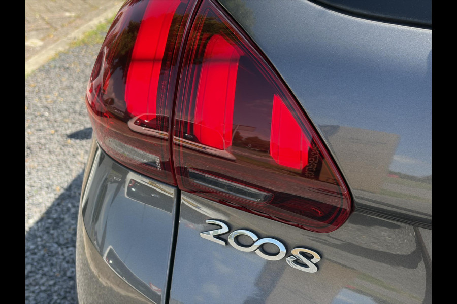 Peugeot 2008 1.2 PureTech Allure Dealer Onderhouden,D-riem vv in 2024,Pano,Trekhaak,Camera,110pk,Carplay,2e Eigenaar,Navi,Clima,Cruise,Pdc V+A,Lm velgen,Recent beurt gehad,N.A.P,Apk tot 02-2027