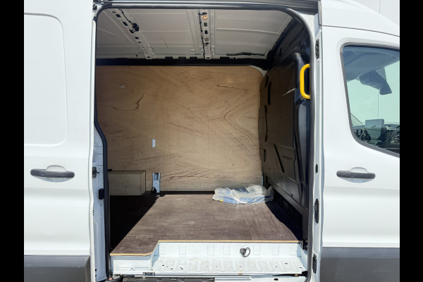 Ford E-Transit 68 kWh 184PK L2H2 316km WLTP 96,6% (SOH) Climate Control Cruise Control CarPlay Navigatie Parkeersensoren v+a