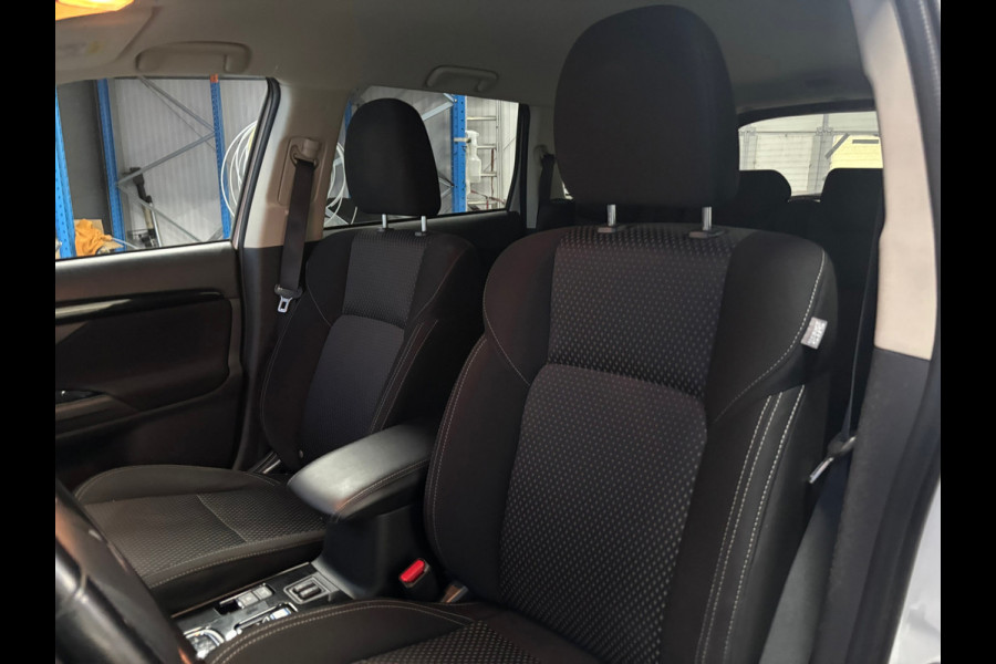 Mitsubishi Outlander 2.4 PHEV Pure Clima | Cruise | Camera | Trekhaak