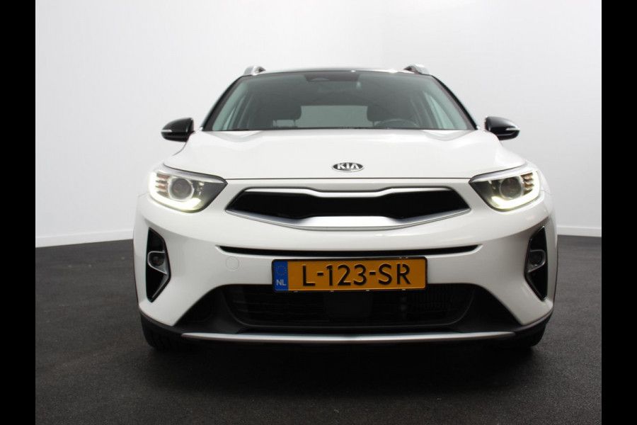 Kia Stonic 1.0 T-GDi MHEV DynamicPlusLine Climate Control Cruise control Dakrails Electrische bedienbare ramen Lichtmetalen velgen Navigatiesysteem Parkeersensoren Camera