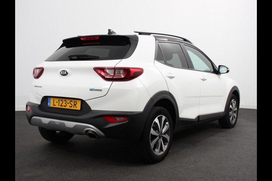 Kia Stonic 1.0 T-GDi MHEV DynamicPlusLine Climate Control Cruise control Dakrails Electrische bedienbare ramen Lichtmetalen velgen Navigatiesysteem Parkeersensoren Camera