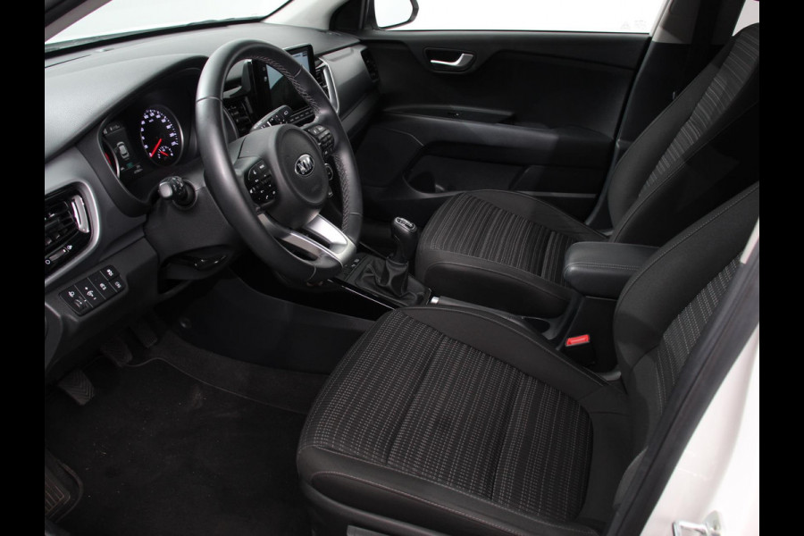 Kia Stonic 1.0 T-GDi MHEV DynamicPlusLine Climate Control Cruise control Dakrails Electrische bedienbare ramen Lichtmetalen velgen Navigatiesysteem Parkeersensoren Camera