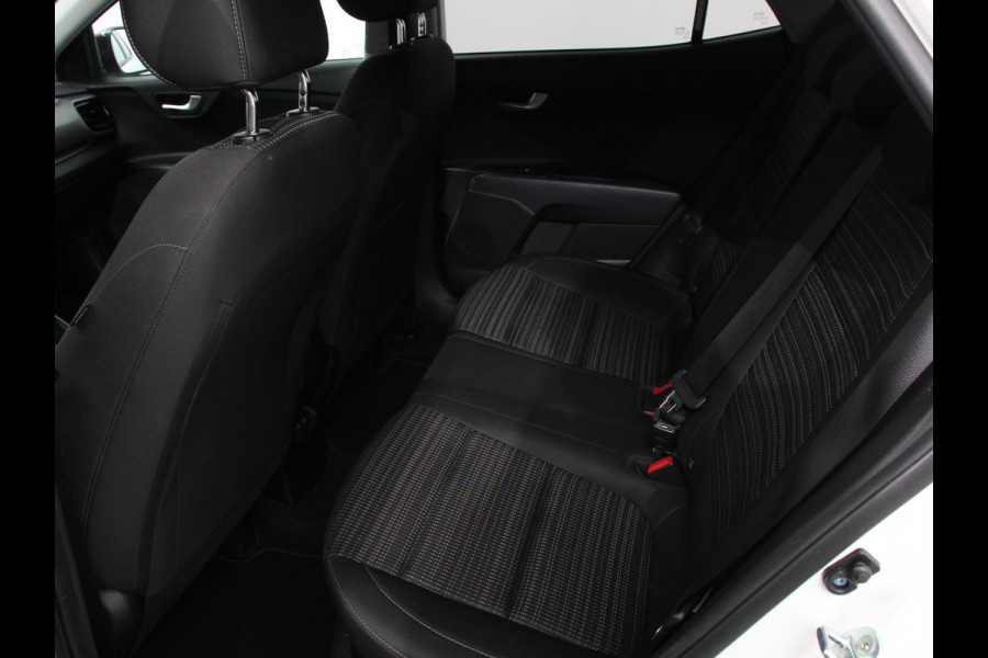Kia Stonic 1.0 T-GDi MHEV DynamicPlusLine Climate Control Cruise control Dakrails Electrische bedienbare ramen Lichtmetalen velgen Navigatiesysteem Parkeersensoren Camera