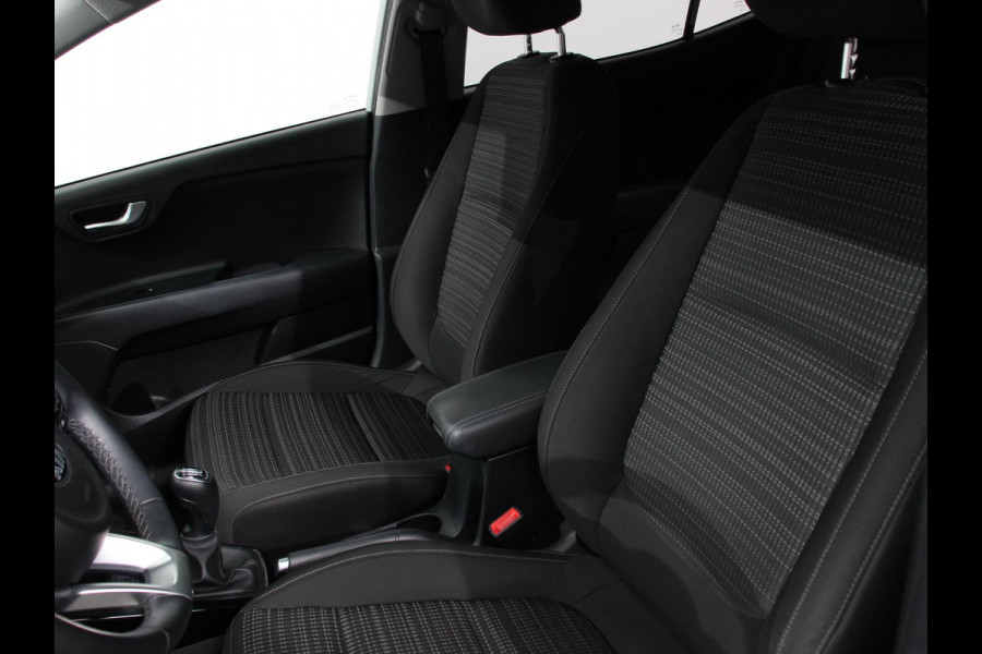 Kia Stonic 1.0 T-GDi MHEV DynamicPlusLine Climate Control Cruise control Dakrails Electrische bedienbare ramen Lichtmetalen velgen Navigatiesysteem Parkeersensoren Camera
