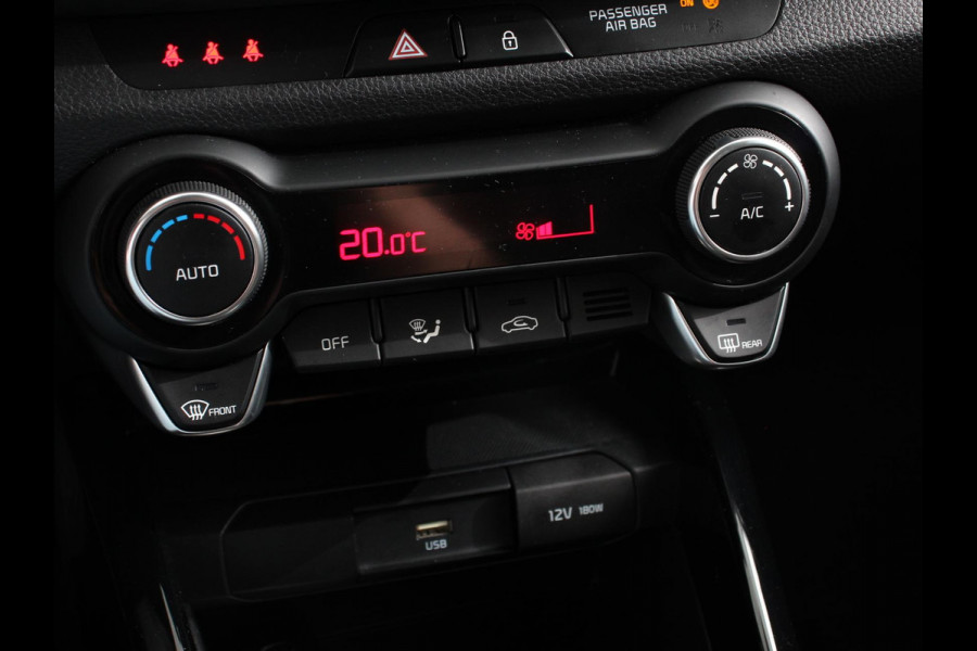Kia Stonic 1.0 T-GDi MHEV DynamicPlusLine Climate Control Cruise control Dakrails Electrische bedienbare ramen Lichtmetalen velgen Navigatiesysteem Parkeersensoren Camera