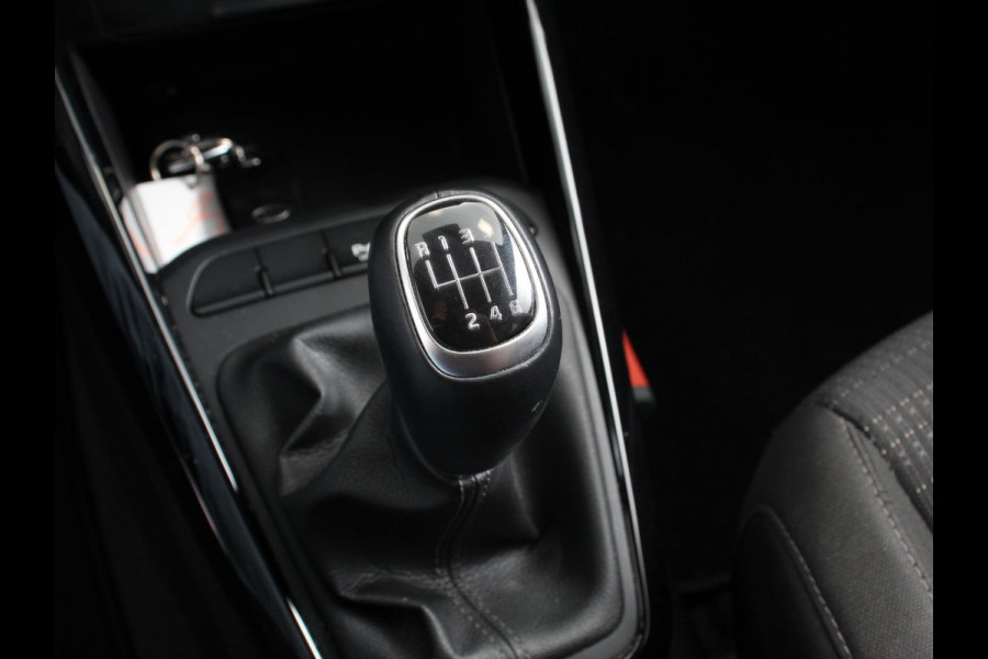Kia Stonic 1.0 T-GDi MHEV DynamicPlusLine Climate Control Cruise control Dakrails Electrische bedienbare ramen Lichtmetalen velgen Navigatiesysteem Parkeersensoren Camera