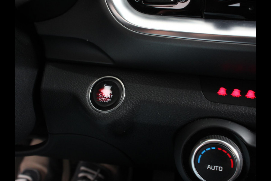 Kia Stonic 1.0 T-GDi MHEV DynamicPlusLine Climate Control Cruise control Dakrails Electrische bedienbare ramen Lichtmetalen velgen Navigatiesysteem Parkeersensoren Camera
