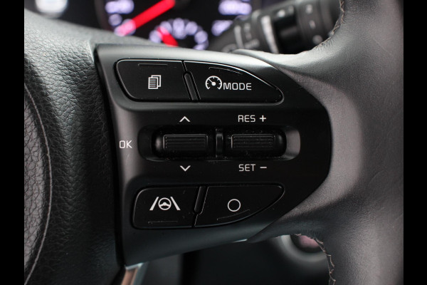 Kia Stonic 1.0 T-GDi MHEV DynamicPlusLine Climate Control Cruise control Dakrails Electrische bedienbare ramen Lichtmetalen velgen Navigatiesysteem Parkeersensoren Camera