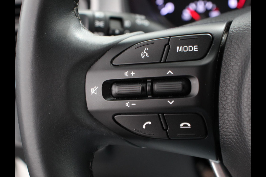 Kia Stonic 1.0 T-GDi MHEV DynamicPlusLine Climate Control Cruise control Dakrails Electrische bedienbare ramen Lichtmetalen velgen Navigatiesysteem Parkeersensoren Camera