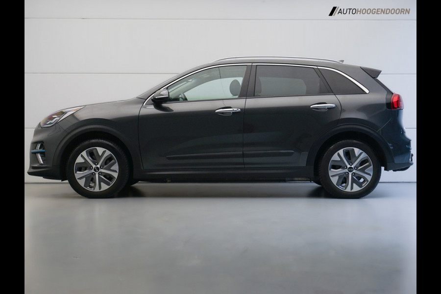 Kia e-Niro DynamicPlusLine 64 kWh (APPLE CARPLAY,PANORAMA-SCHUIFDAK,STOELVERWARMING,KEYLESS,ADAPTIVE CRUISE,CAMERA,TREKHAAK)