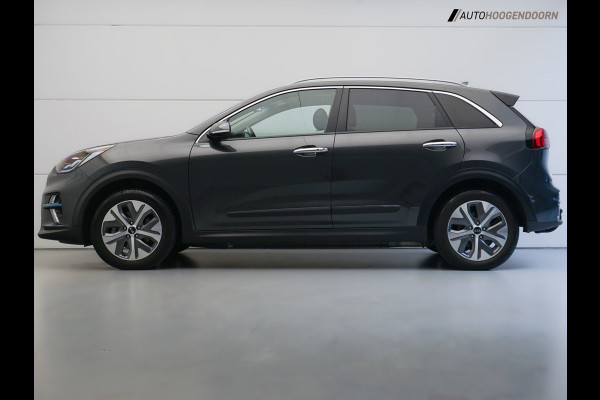 Kia e-Niro DynamicPlusLine 64 kWh (APPLE CARPLAY,PANORAMA-SCHUIFDAK,STOELVERWARMING,KEYLESS,ADAPTIVE CRUISE,CAMERA,TREKHAAK)