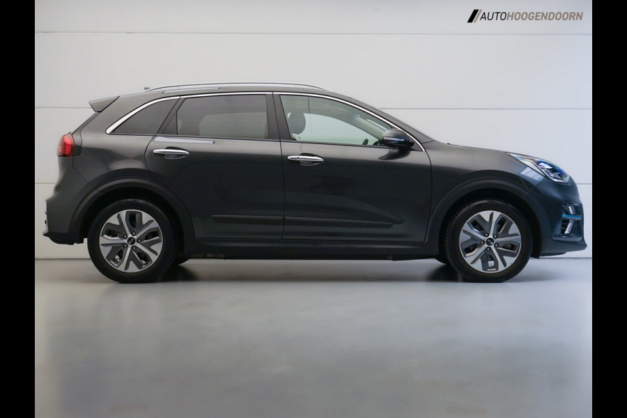 Kia e-Niro DynamicPlusLine 64 kWh (APPLE CARPLAY,PANORAMA-SCHUIFDAK,STOELVERWARMING,KEYLESS,ADAPTIVE CRUISE,CAMERA,TREKHAAK)