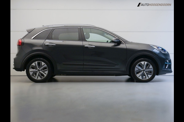 Kia e-Niro DynamicPlusLine 64 kWh (APPLE CARPLAY,PANORAMA-SCHUIFDAK,STOELVERWARMING,KEYLESS,ADAPTIVE CRUISE,CAMERA,TREKHAAK)