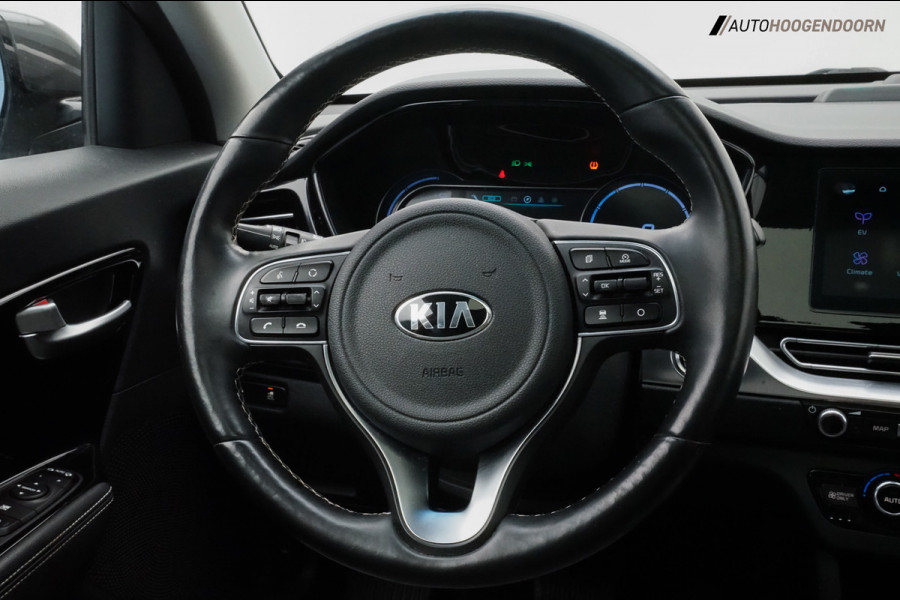 Kia e-Niro DynamicPlusLine 64 kWh (APPLE CARPLAY,PANORAMA-SCHUIFDAK,STOELVERWARMING,KEYLESS,ADAPTIVE CRUISE,CAMERA,TREKHAAK)
