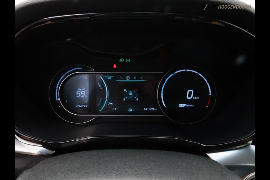 Kia e-Niro DynamicPlusLine 64 kWh (APPLE CARPLAY,PANORAMA-SCHUIFDAK,STOELVERWARMING,KEYLESS,ADAPTIVE CRUISE,CAMERA,TREKHAAK)