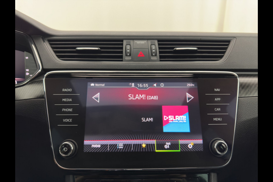Škoda Superb Combi 1.4 TSI iV Sportline Business (Plug-in) (INCL.BTW) Aut. *PANO | LEATHER-MICROFIBRE | FULL-LED | DIGI-COCKPIT | HEATED-SPORTSEATS | KEYLESS | DAB+ | NAVI-FULLMAP | PRIVACYGLASS | SHIFT-PADDLES | AMBIENT-LIGHT | ECC | PDC | CRUSIE |