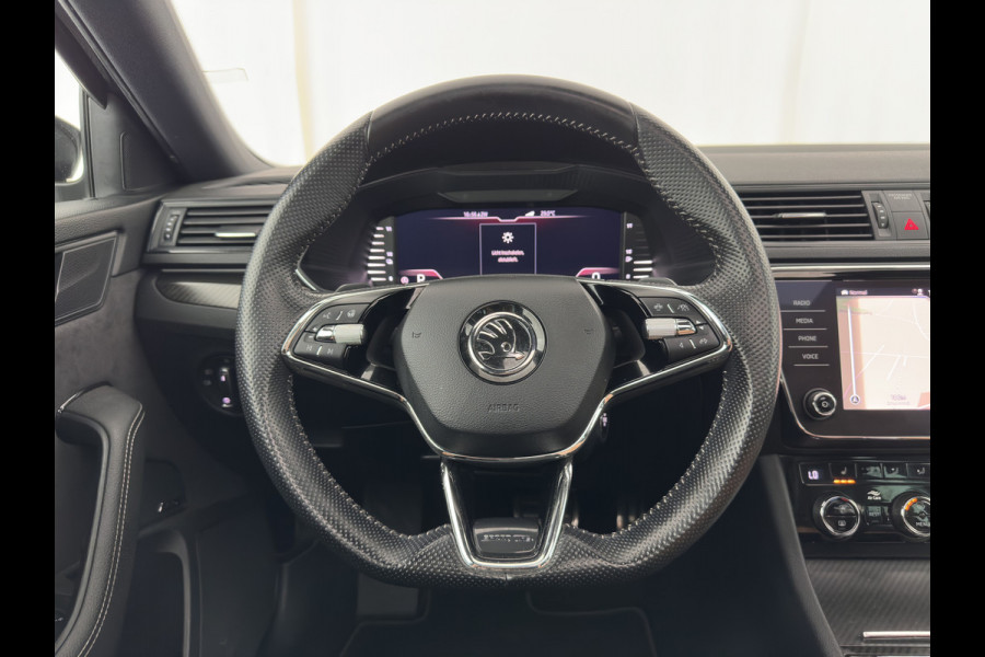 Škoda Superb Combi 1.4 TSI iV Sportline Business (Plug-in) (INCL.BTW) Aut. *PANO | LEATHER-MICROFIBRE | FULL-LED | DIGI-COCKPIT | HEATED-SPORTSEATS | KEYLESS | DAB+ | NAVI-FULLMAP | PRIVACYGLASS | SHIFT-PADDLES | AMBIENT-LIGHT | ECC | PDC | CRUSIE |